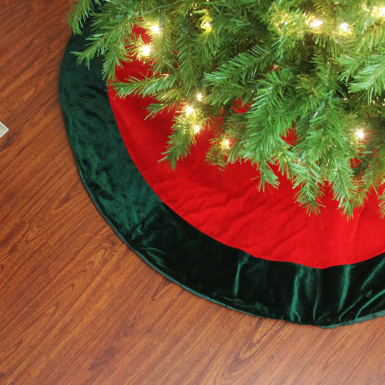 60" Green and Red Traditional Christmas Tree Skirt