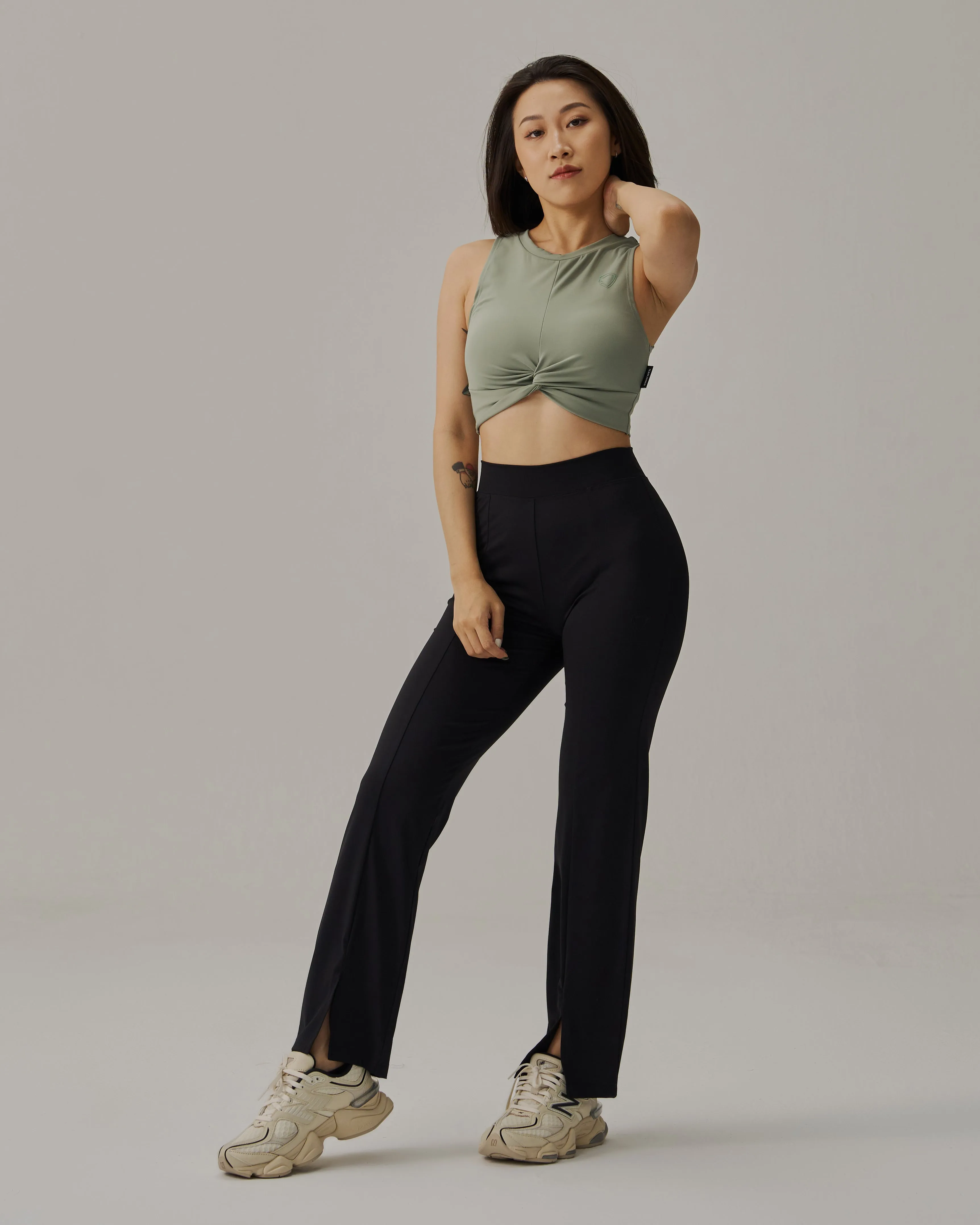 Adapt Twist Hem Crop Tank