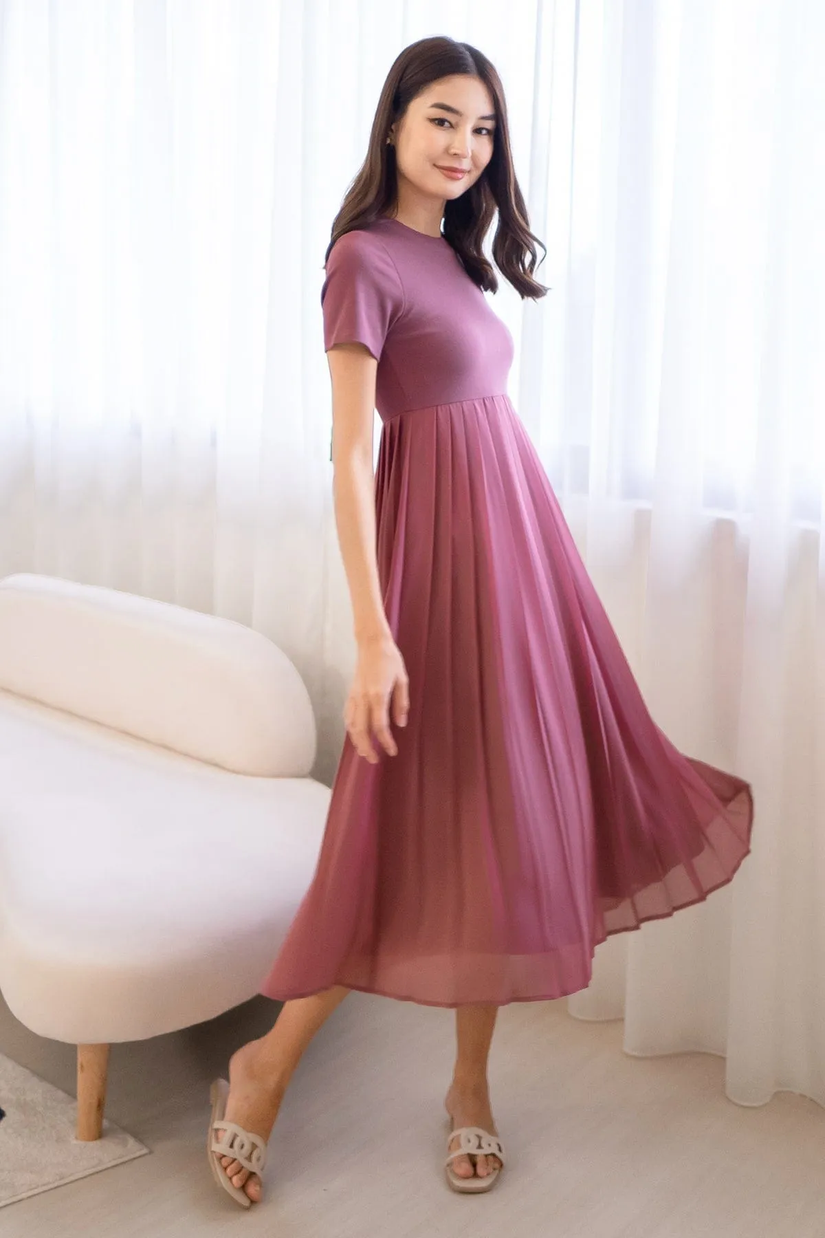 ADISON PLEATS MIDAXI DRESS IN ROSE MAUVE