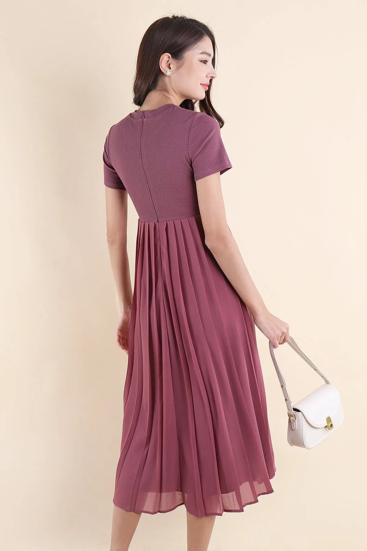 ADISON PLEATS MIDAXI DRESS IN ROSE MAUVE