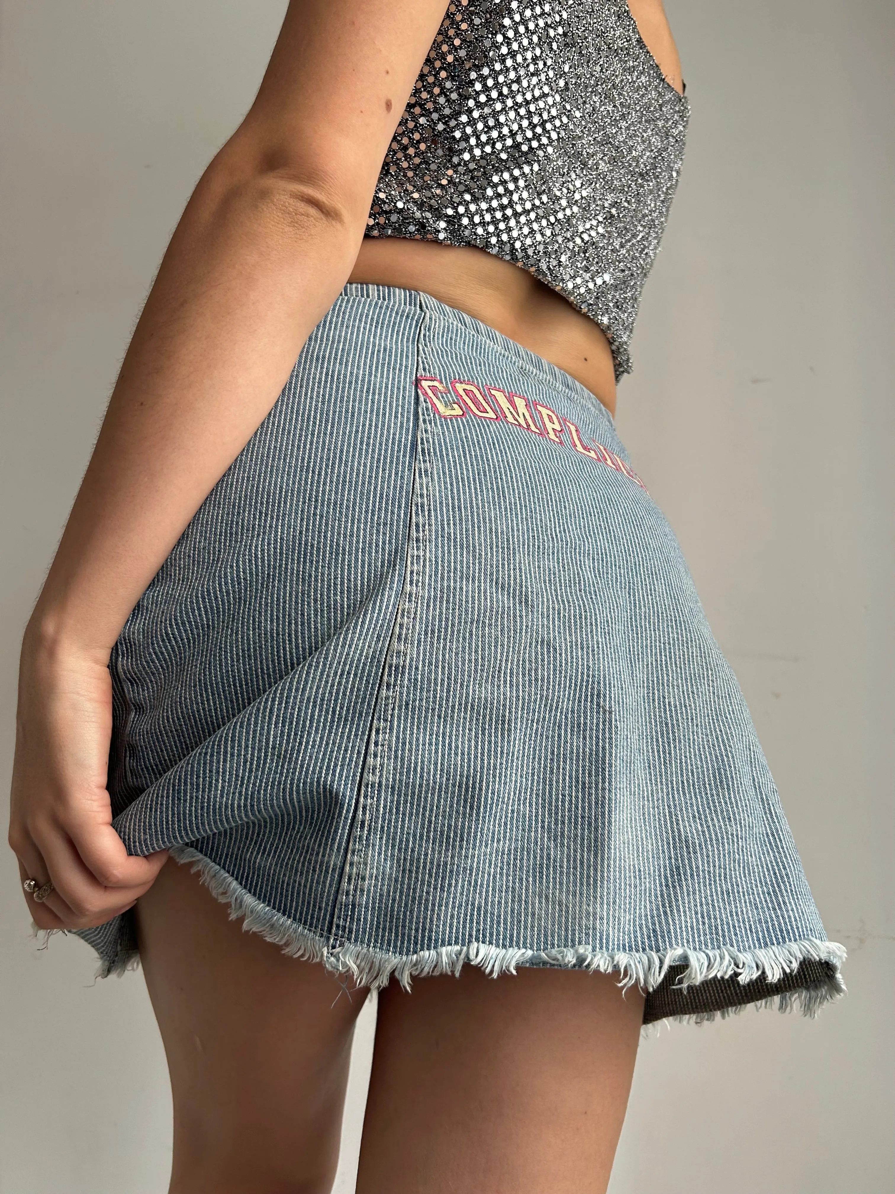 Baby blue denim graphic print low rise y2k 90s vintage mini skirt (S)