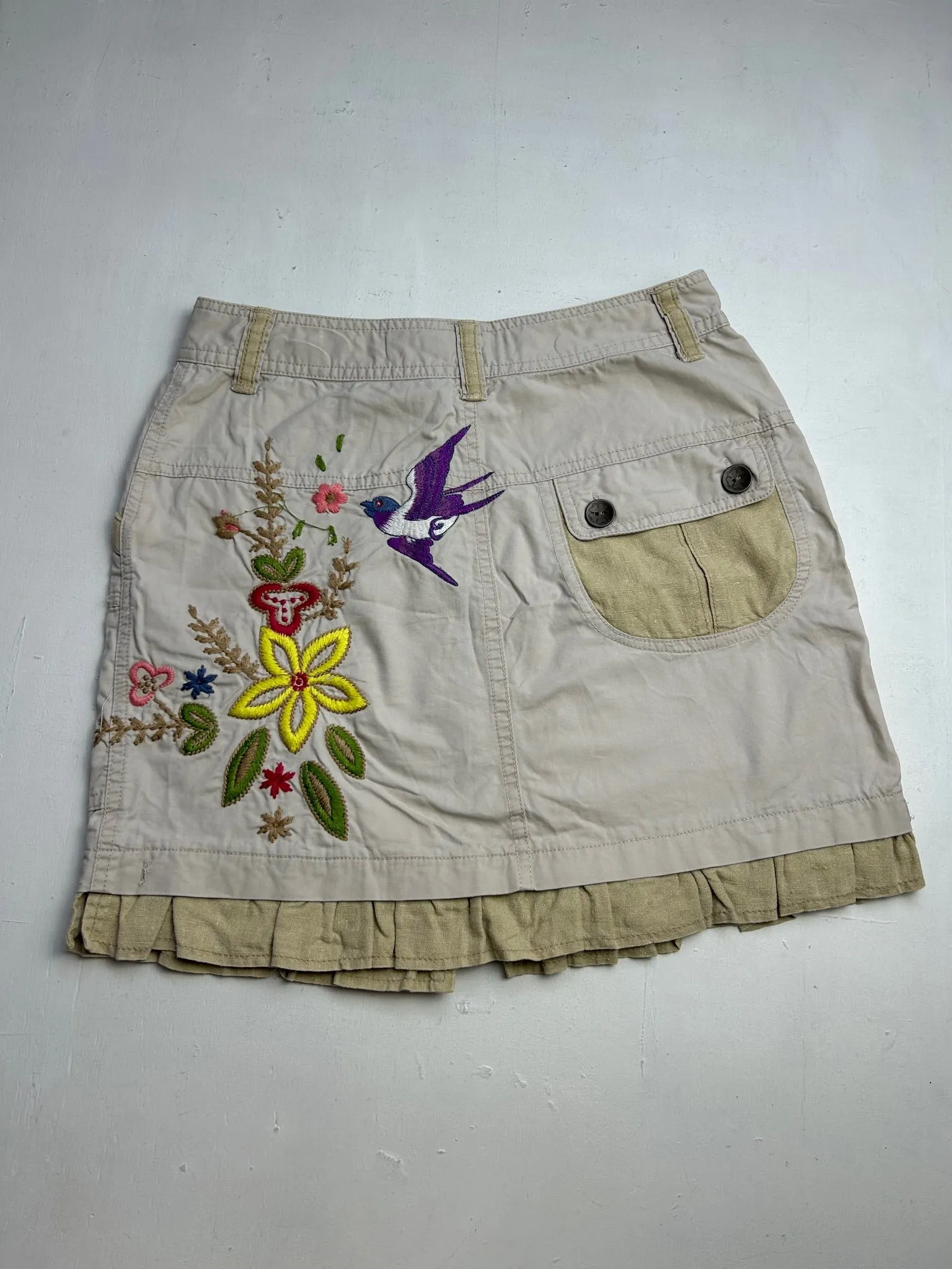 Beige cream cargo embroidered floral print zip up mini skirt (S)