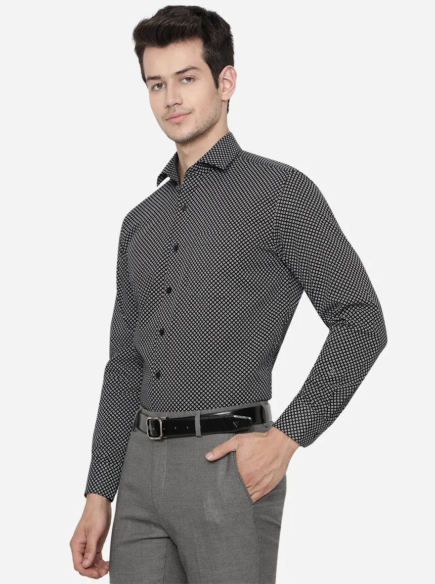 Black & White Printed Regular Fit Formal Shirt | JadeBlue