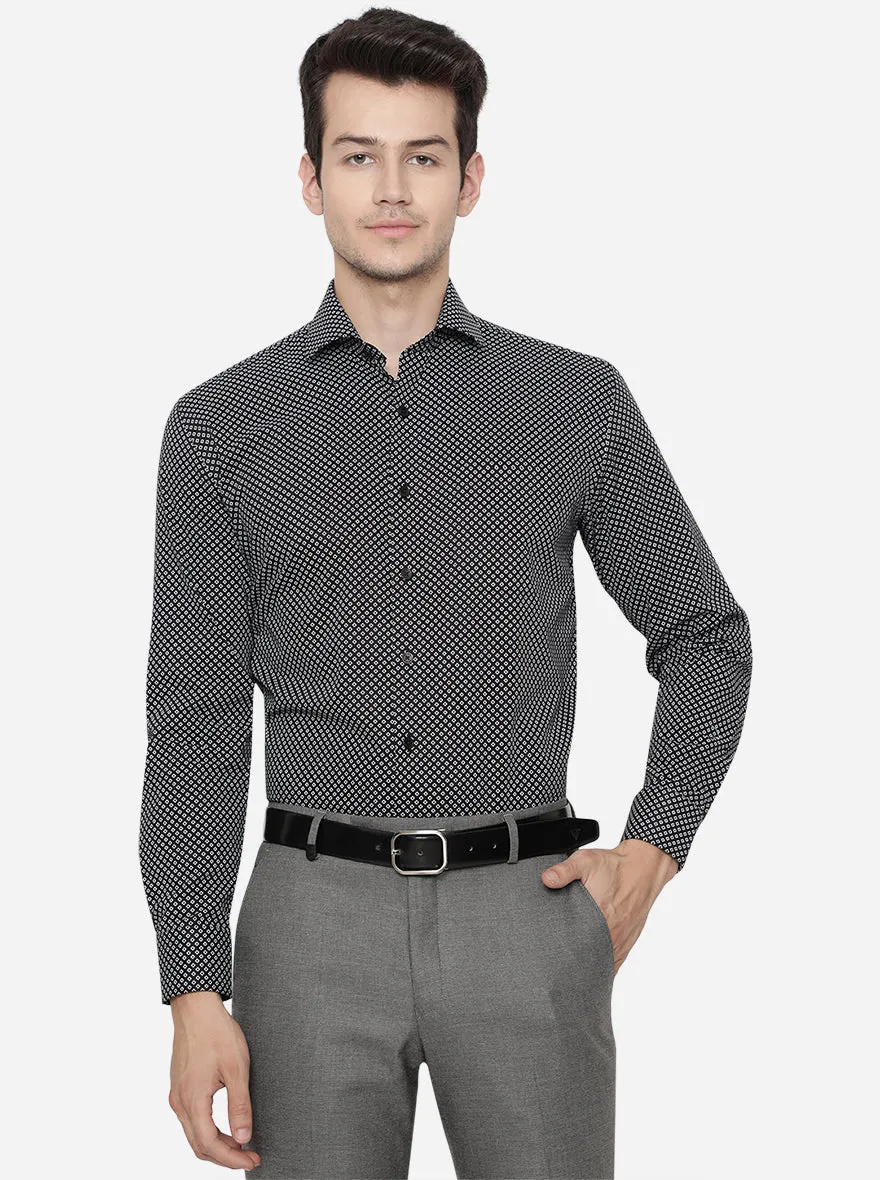 Black & White Printed Regular Fit Formal Shirt | JadeBlue