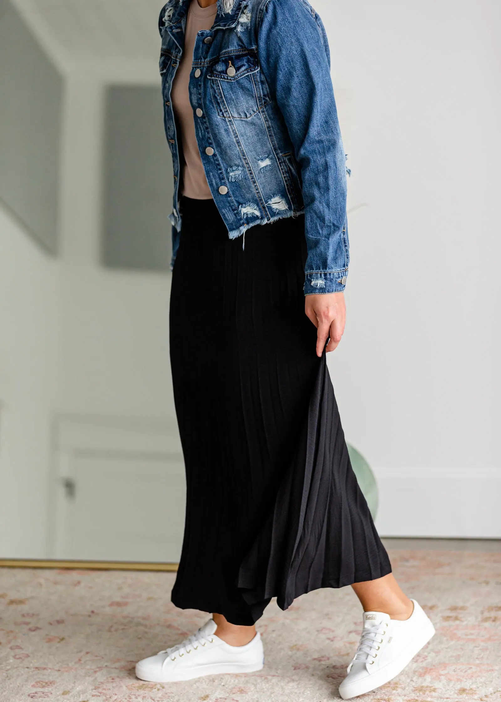 Black Pleated High Waisted Skirt - FINAL SALE