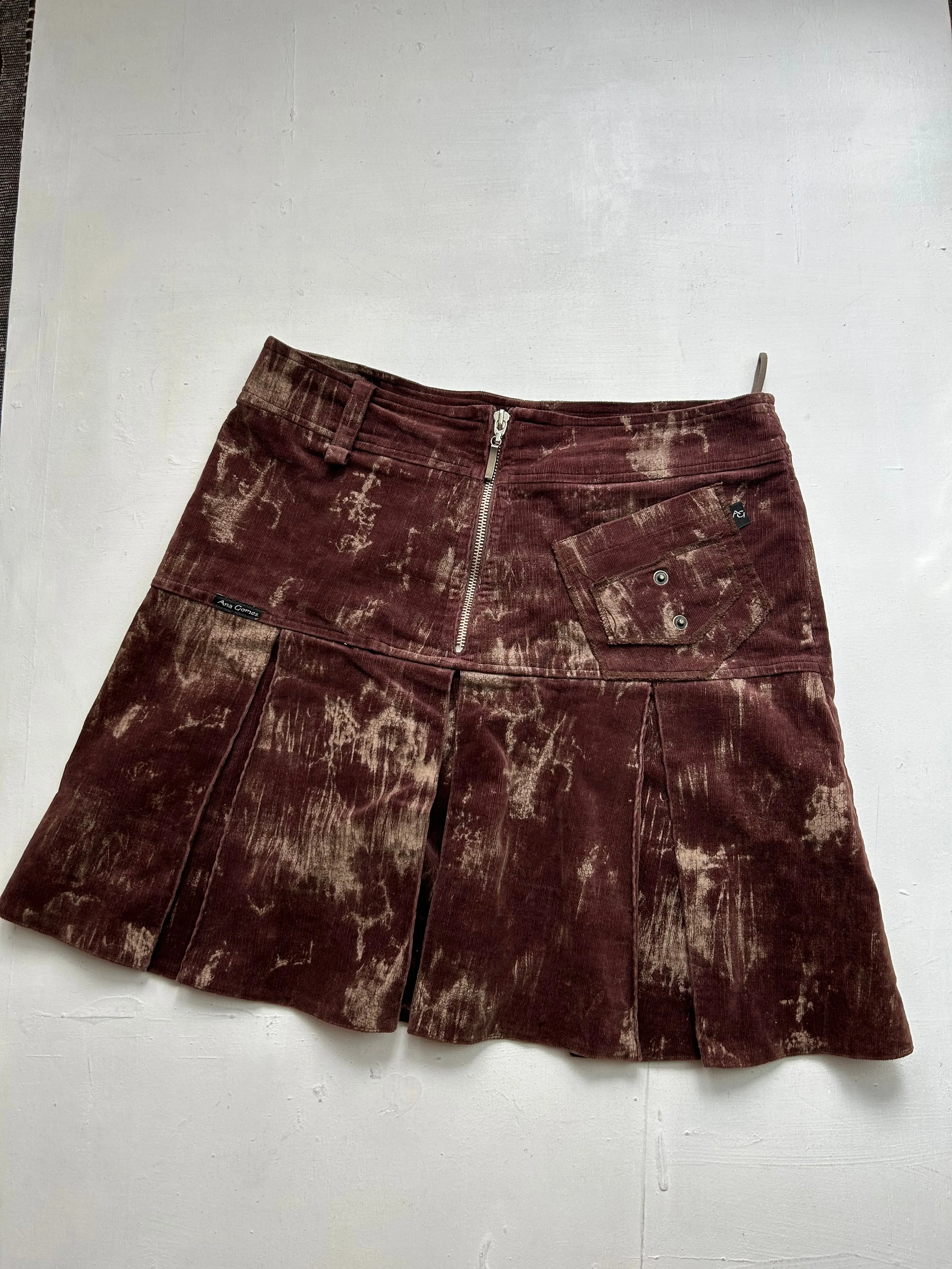 Brown tie & dye velvet ribbed denim low rise pleated cargo  mid skirt (S)