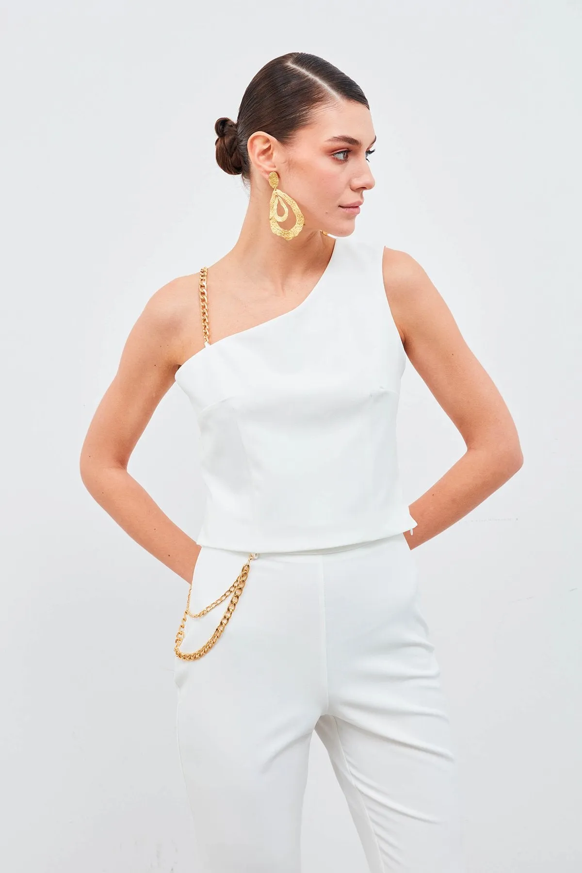 Chain Strap Detailed Crop Blouse - White