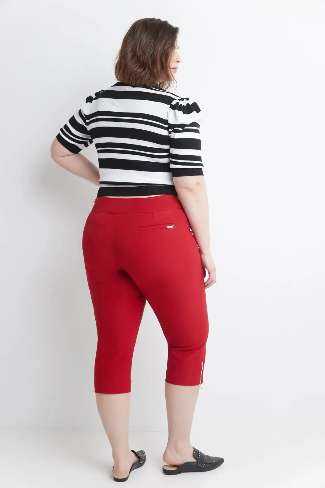 Curvy Chic Capris with Zipper Detail at the Hem