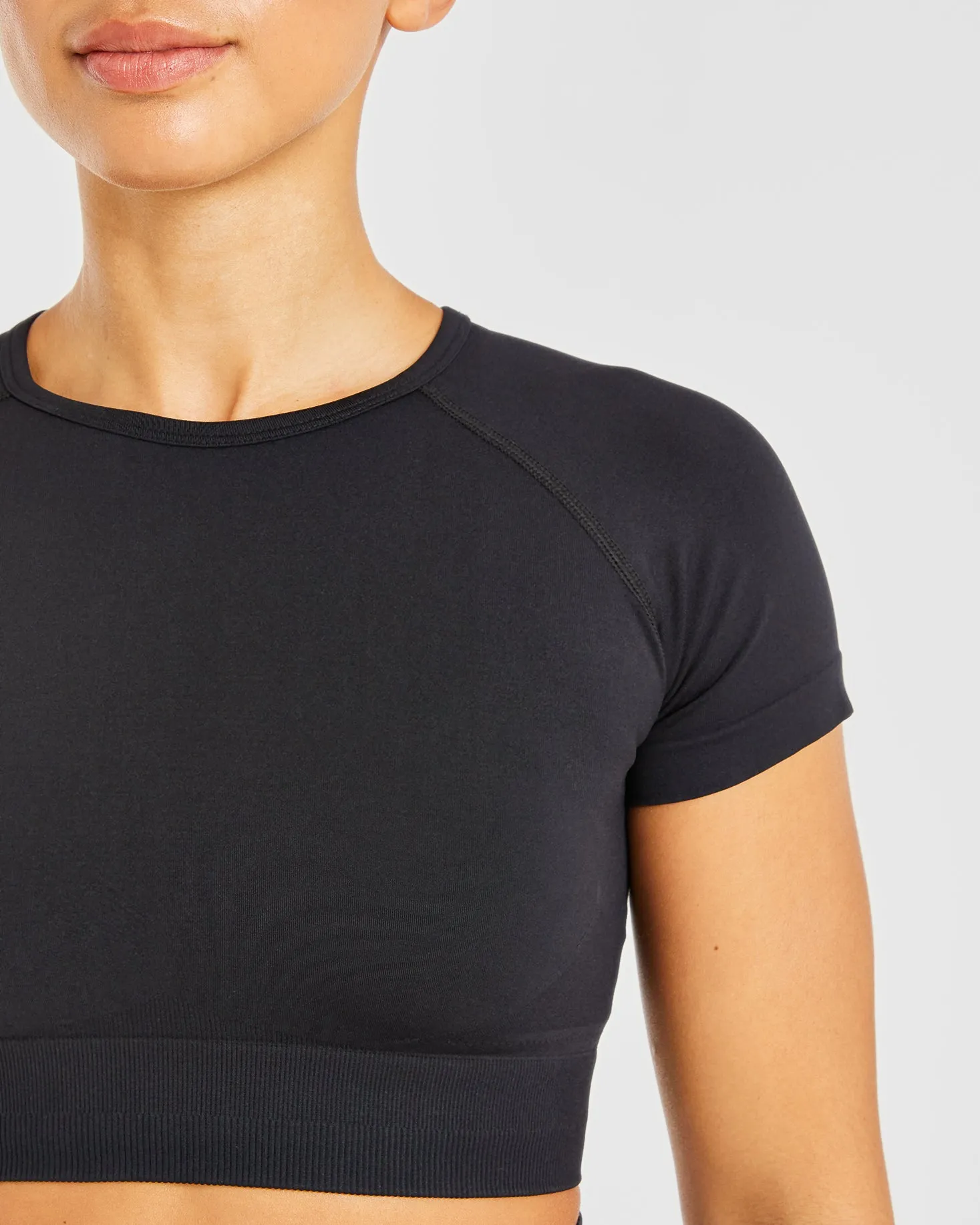 Empower Seamless Crop Top - Black