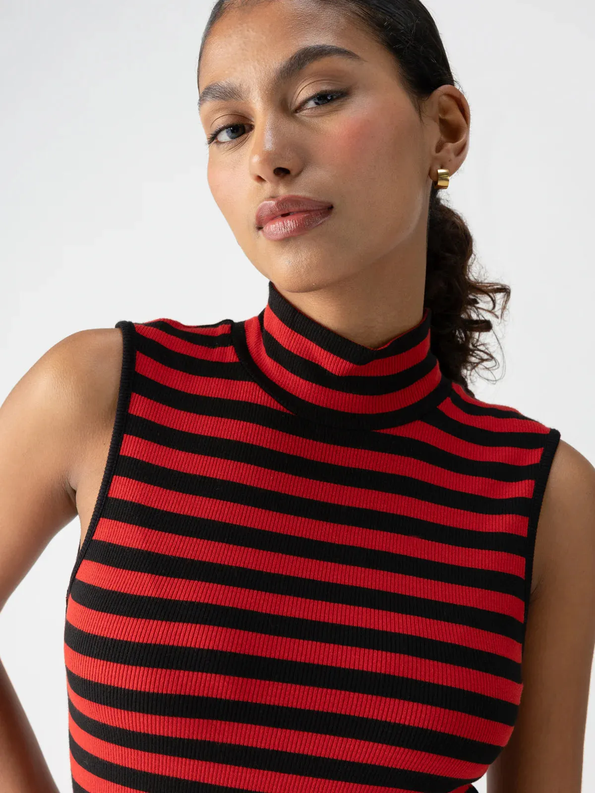 Essential Mock Neck - Black/Cherry