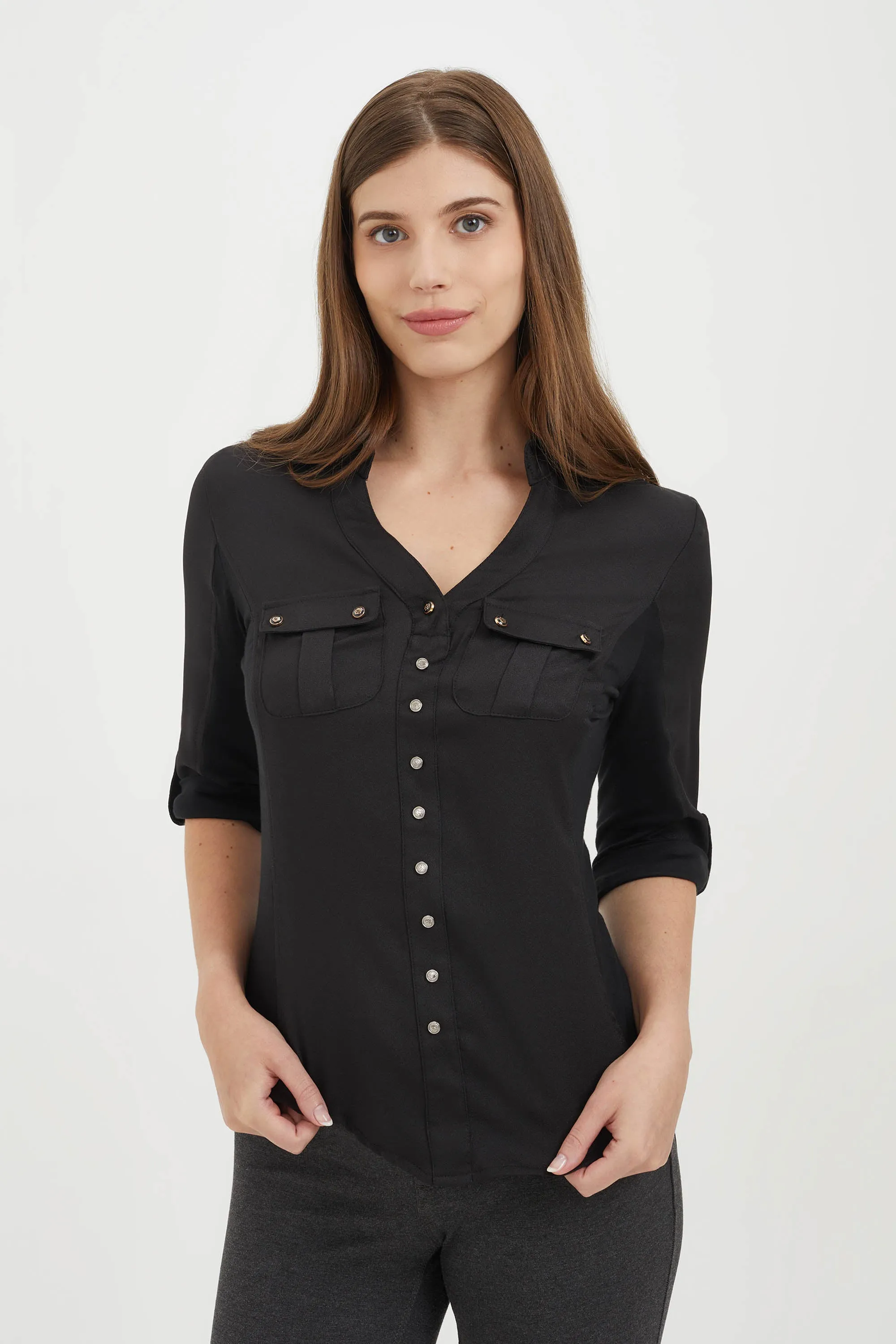 Fitted blouse with pockets