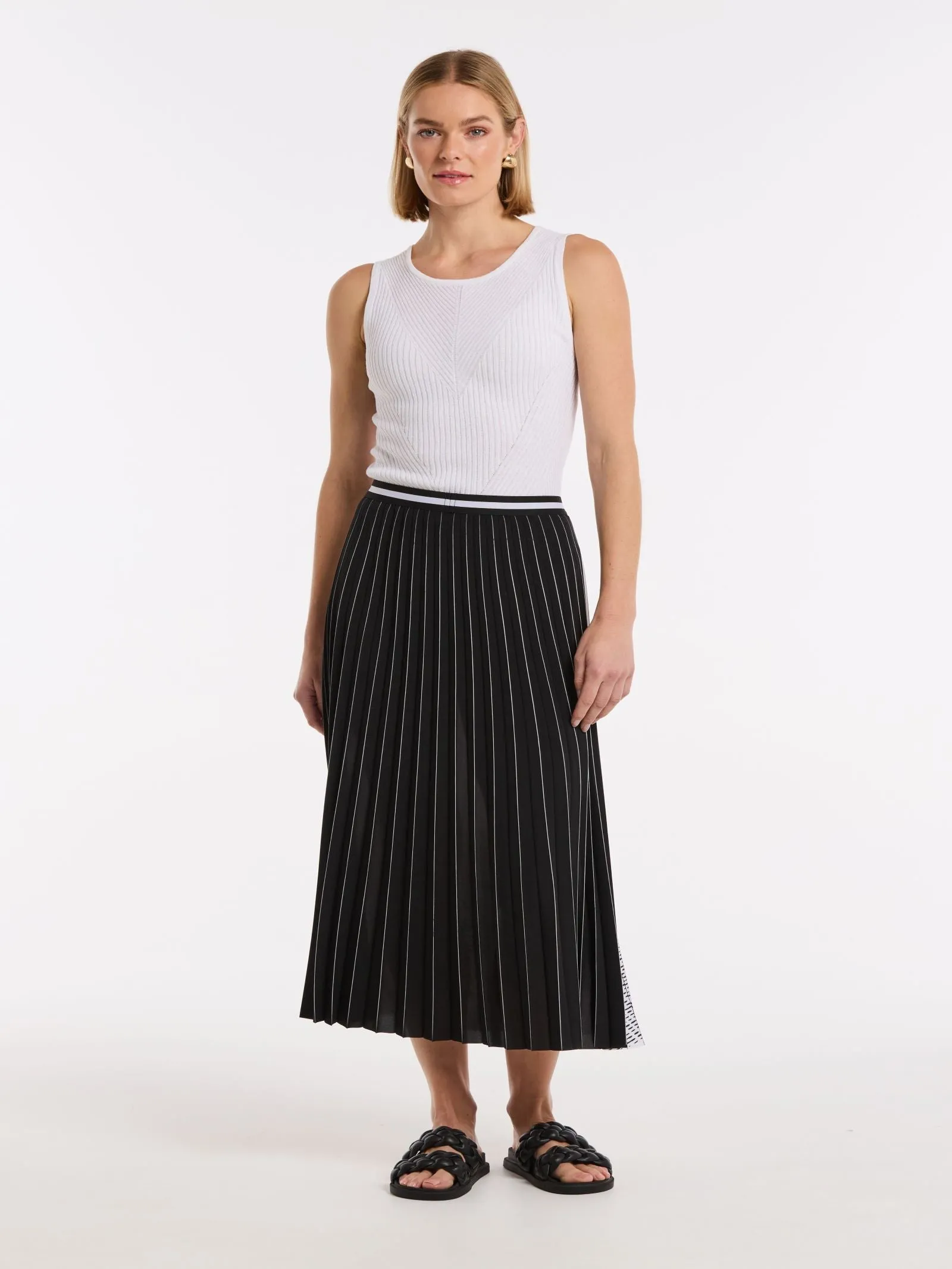 Pleated Monochrome Marco Polo Skirt - Elegant and Versatile