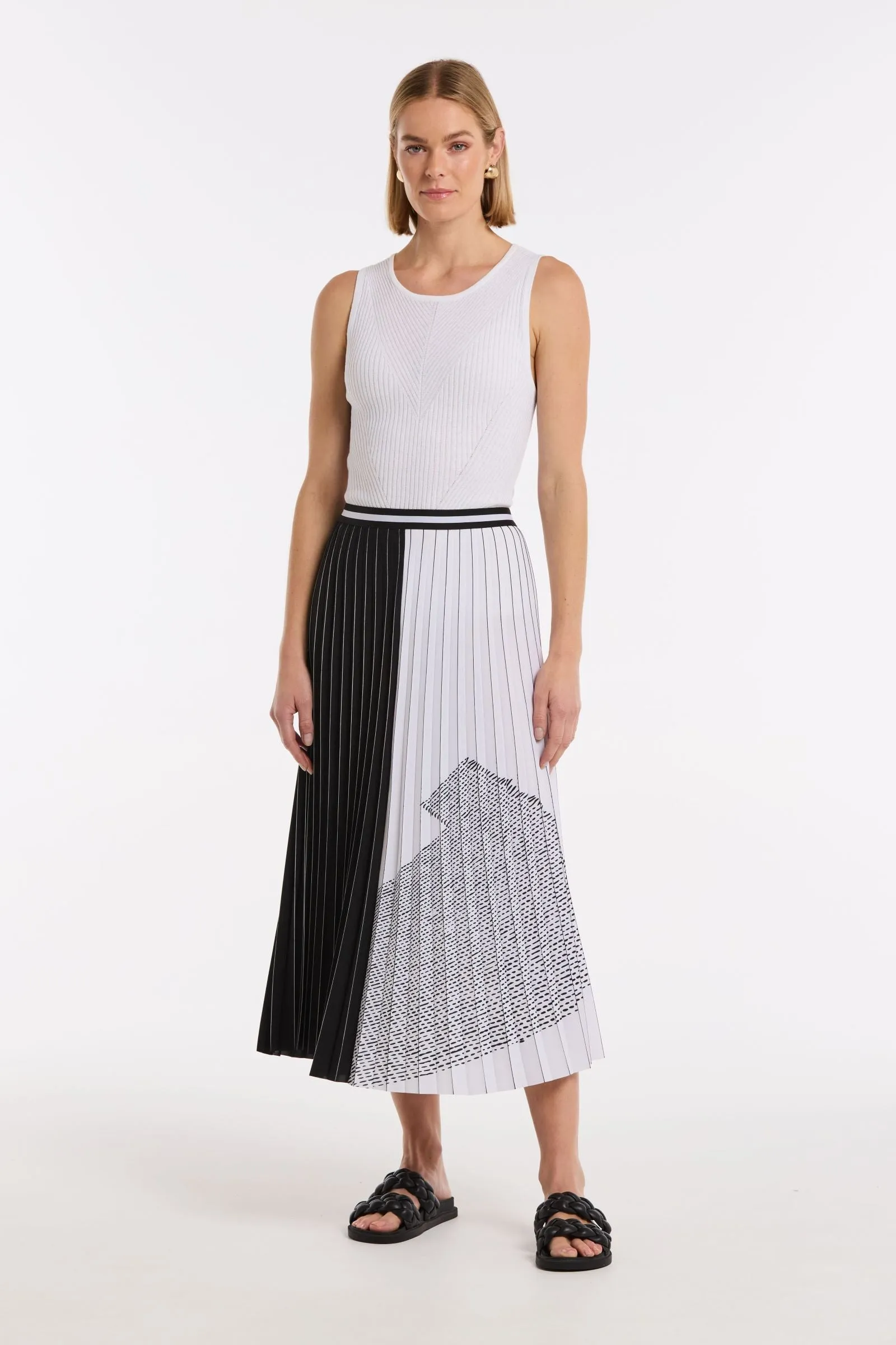 Pleated Monochrome Marco Polo Skirt - Elegant and Versatile