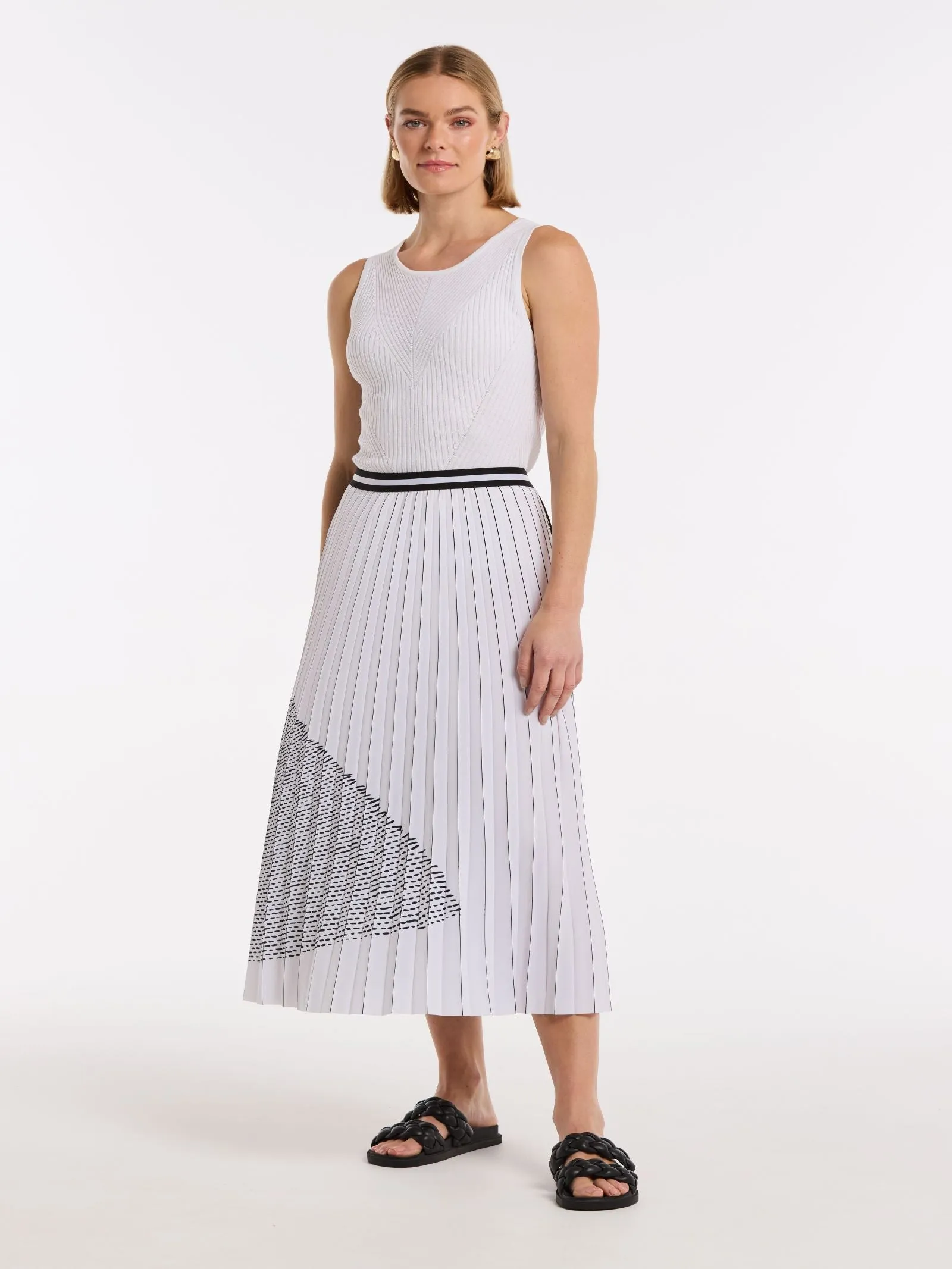 Pleated Monochrome Marco Polo Skirt - Elegant and Versatile