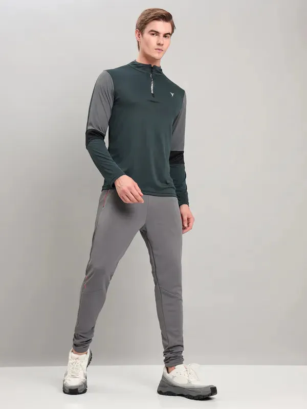 Men Colorblock Slim Fit Mock Neck T-shirt with TECHNO COOL 