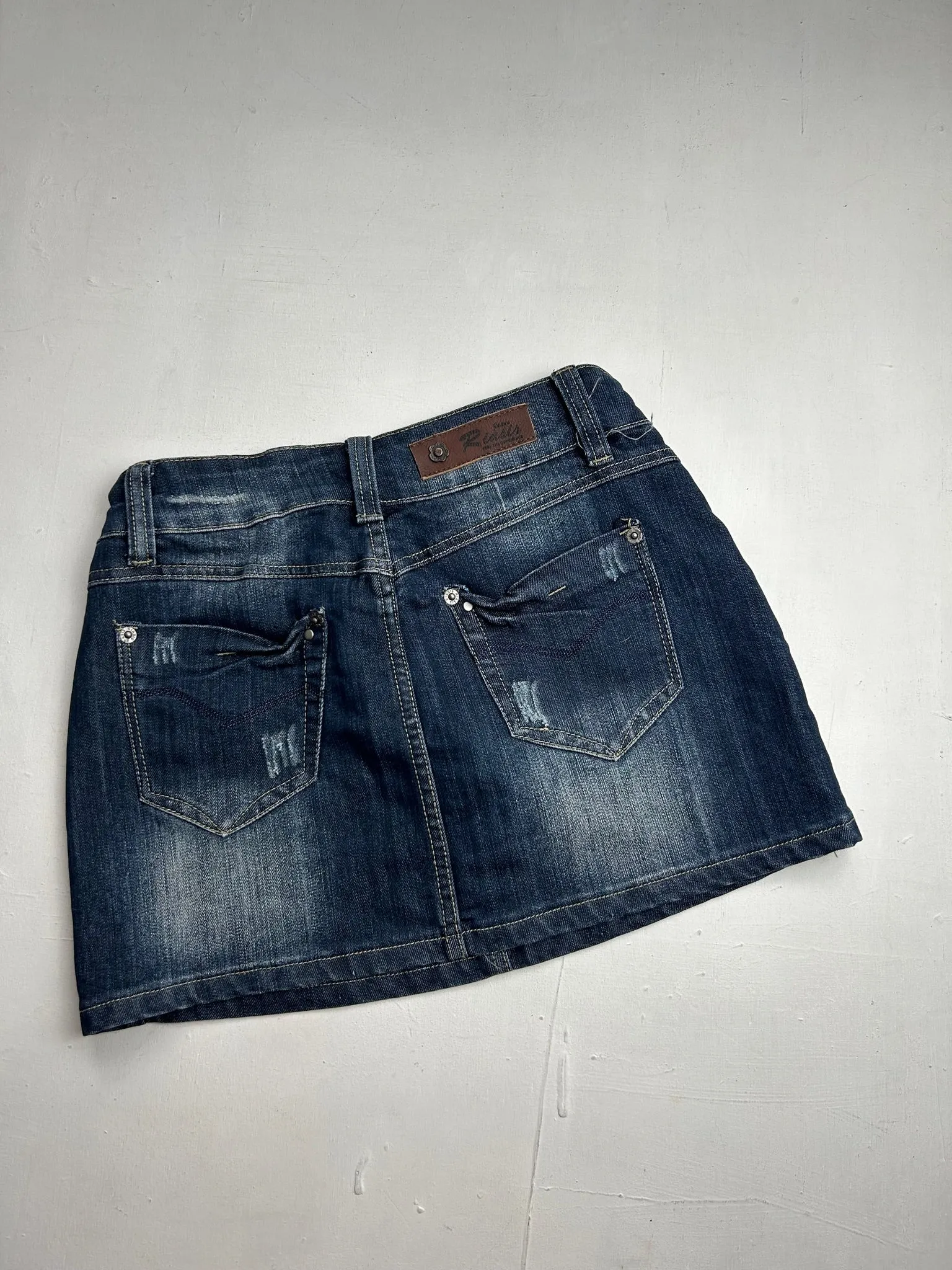 Navy blue denim low rise y2k 90s vintage mini skirt (S)